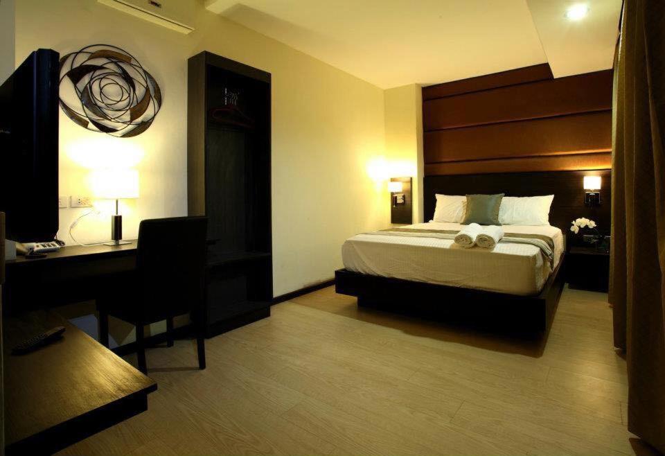 Makati Boutique Hotel Near Naia Airport Terminal 3 Edsa Pasay Cbd Makati City Exterior foto