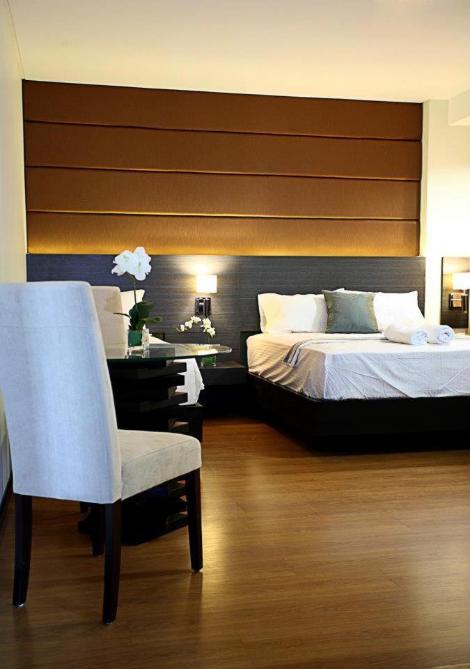 Makati Boutique Hotel Near Naia Airport Terminal 3 Edsa Pasay Cbd Makati City Exterior foto