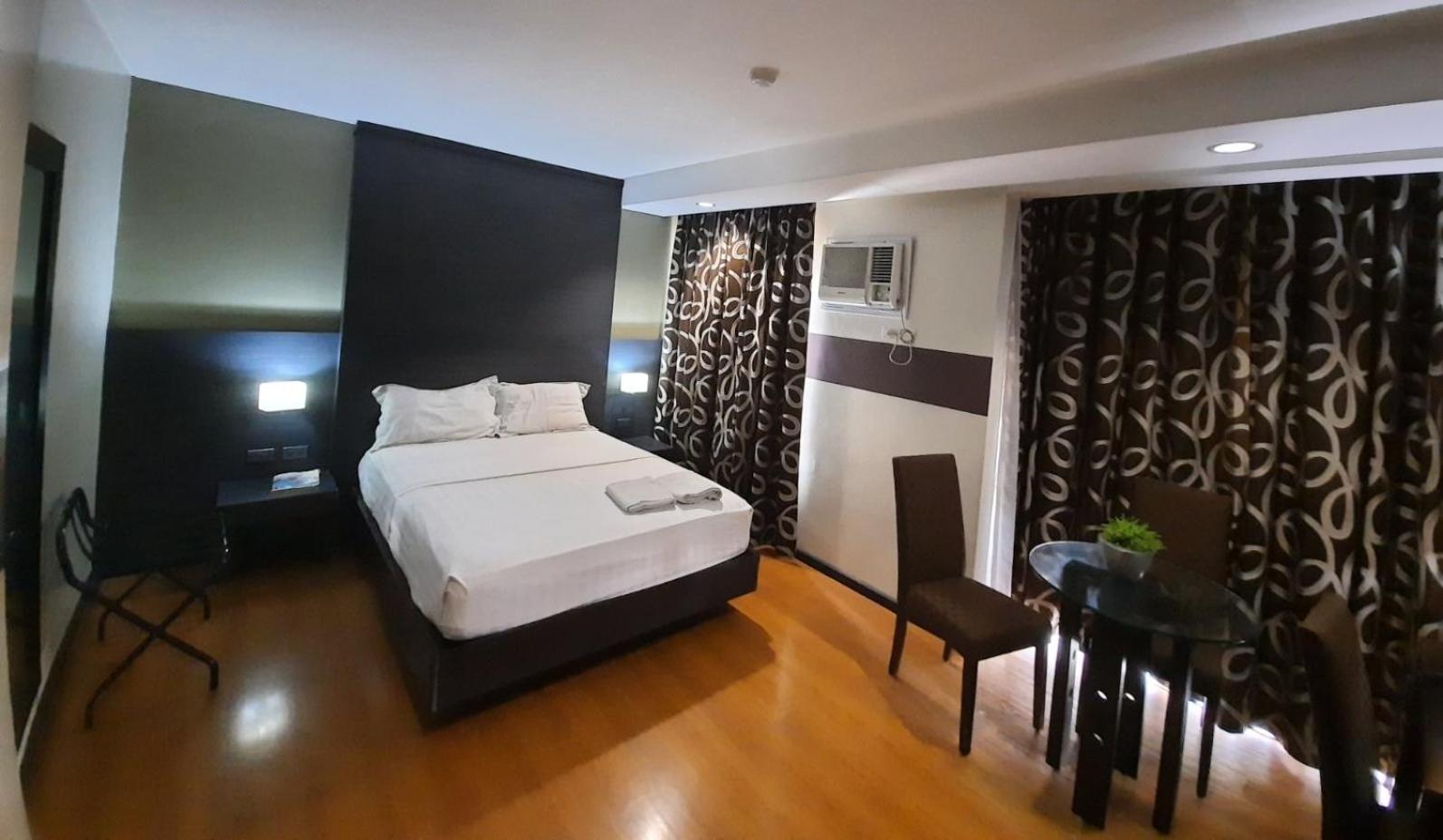 Makati Boutique Hotel Near Naia Airport Terminal 3 Edsa Pasay Cbd Makati City Exterior foto
