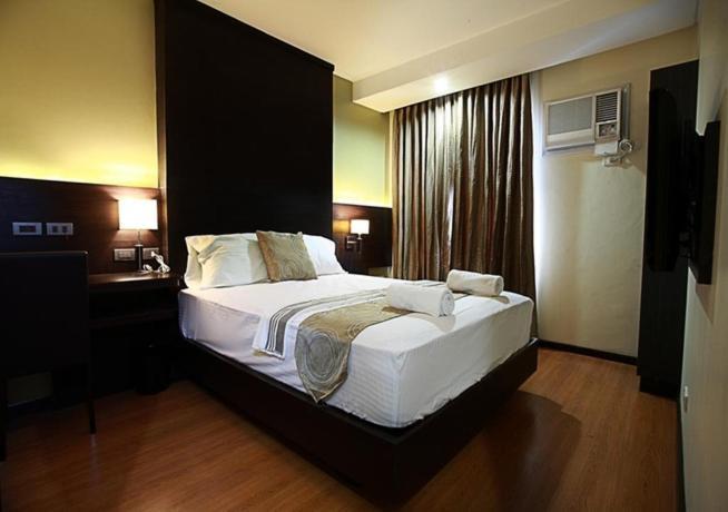 Makati Boutique Hotel Near Naia Airport Terminal 3 Edsa Pasay Cbd Makati City Exterior foto